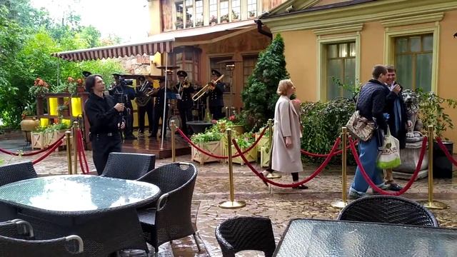 песня «На теплоходе музыка играет» - военный оркестр моряков смотреть онлайн