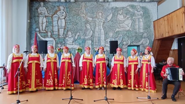 Народный хор "Русская песня" ДК г. Покров на районном фестивале хоровых коллективов