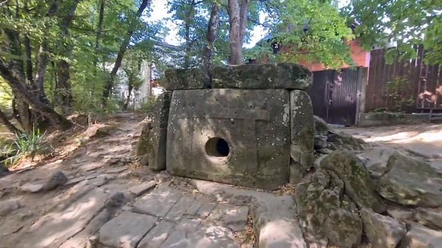 ГЕЛЕНДЖИК, СЕНТЯБРЬ 2022! ПОДЬЕМ НА ГОРУ НЭКСИС! НЕОБЫЧНЫЙ ДОЛЬМЕН, САД КАМНЕЙ! Часть 1 ? смотреть онлайн