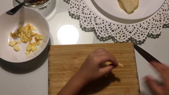 Девочка 6 лет готовит фруктовый салат! Повышаем иммунитет этой осенью ? ДИ-ТВ смотреть онлайн