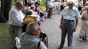 Брест,19.08.2012 танцы в парке Бреста.MOV