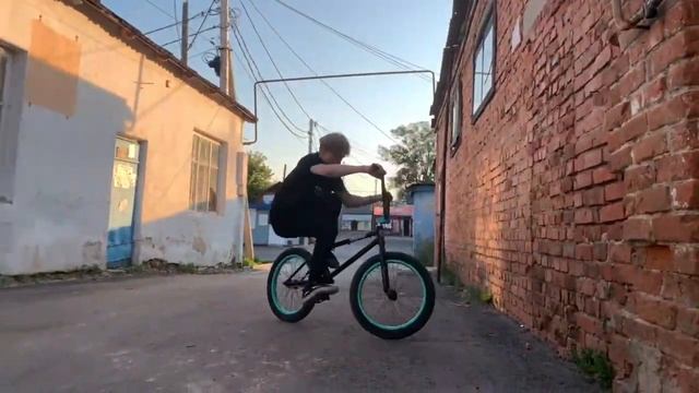 РЕБЯТ!!!!!! КАК ЛИНИЮ НАЗВАТЬ ????????????? смотреть онлайн