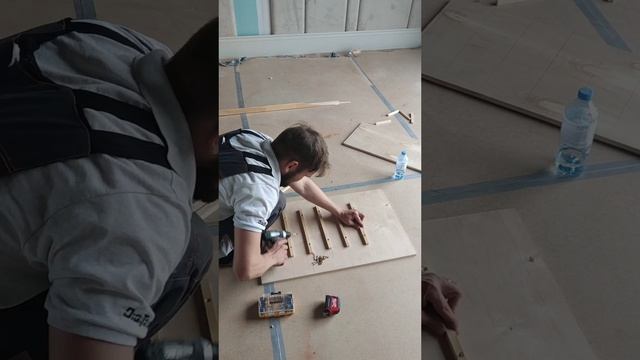 DIY. монтаж декоративных реек на потолок #дизайнинтерьера #своимируками #декоративныерейки #diy