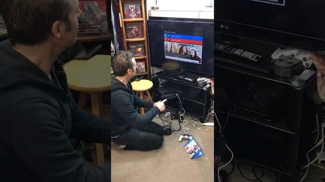 Steve using SingStar Microphones on PlayStation 4 (with SingStar Ultimate Party!)