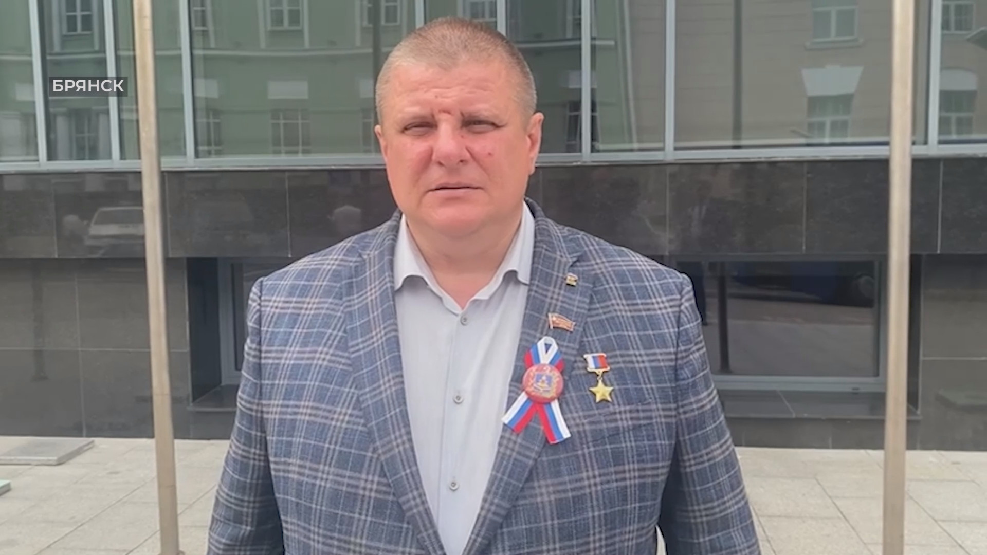Выражает поддержку проекту