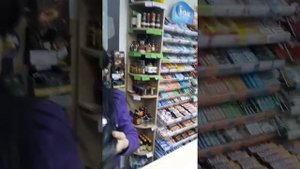 Вот так работают продавци  винлаба в городе уссурийске на улице советской. ,ребята будьте бдительны