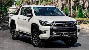 НОВЫЙ пикап Toyota Hilux Revo Rally Double Cab 2024 года