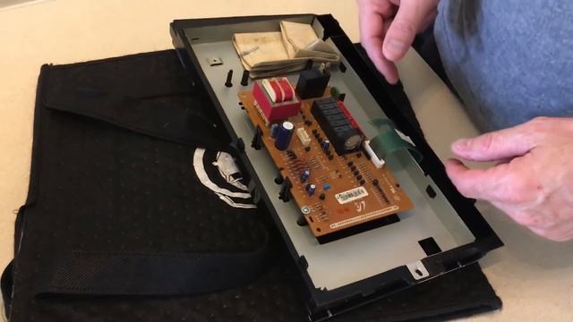 GE Microwave Keypad Shorted, keypad error, keypad doesn't work - Fix F3 Error смотреть онлайн