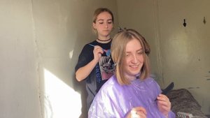 сестра отрезала мне 45 см волос и покрасила мне волосы | полное преображение