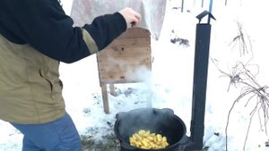 Мясо с черносливом в казане