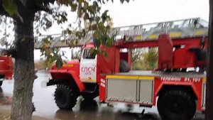 Горит школа 25