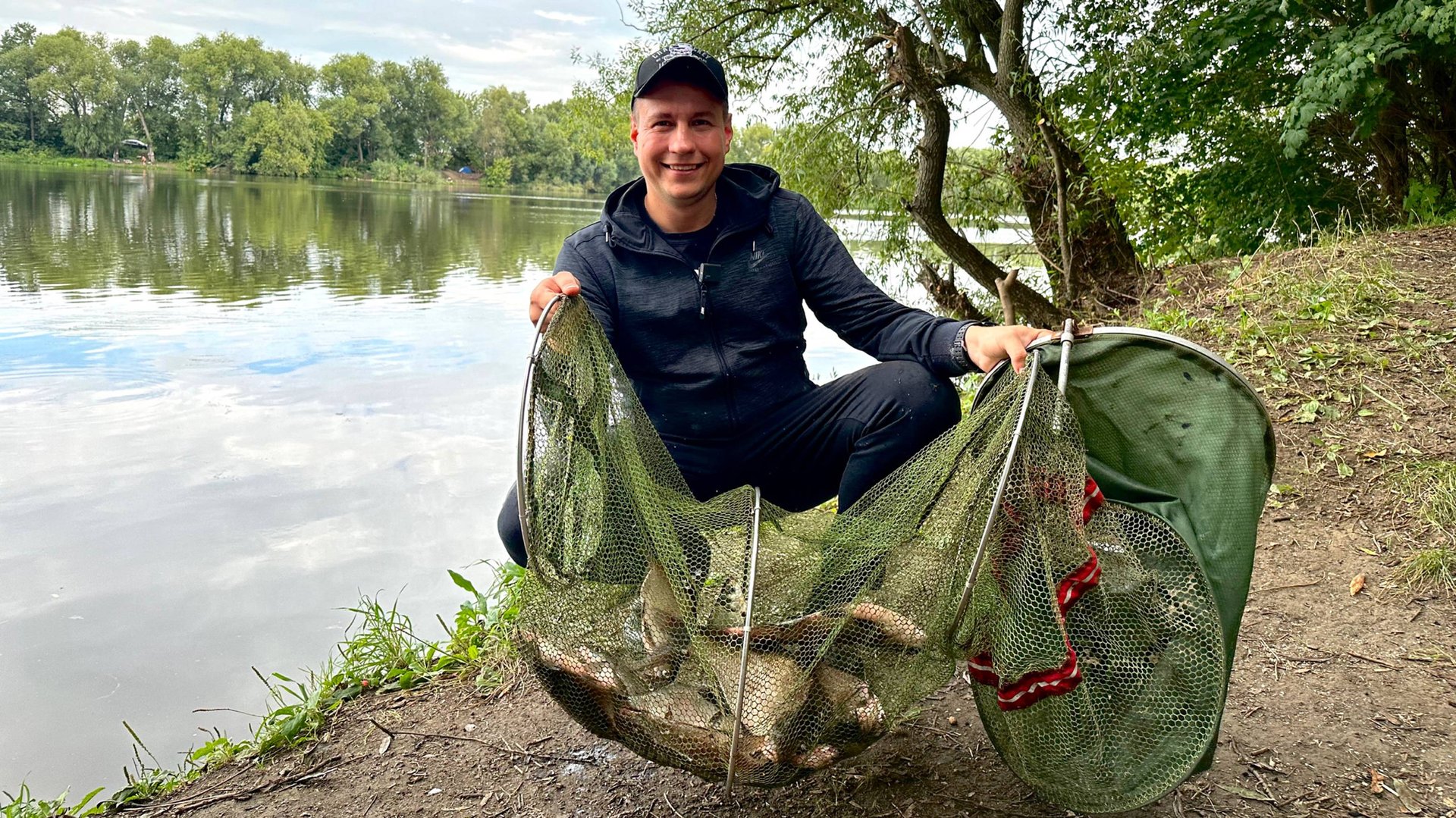 РЫБАЛКА В АВГУСТЕ НА МОСКВЕ-РЕКЕ 2024 смотреть онлайн