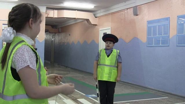 ПДД. Перед переходом дороги смотреть онлайн