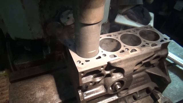 Расточка блока цилиндров Фольксваген Гольф 2 НК 1.3.