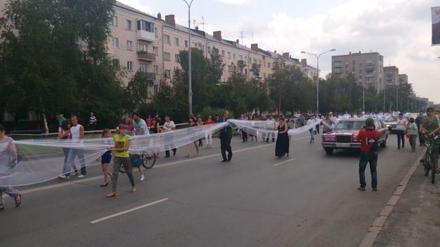 2013 г.Омск Самая длинная фата в мире 2013г 3,5 км смотреть онлайн