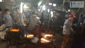 СТЕКОЛЬНЫЙ ЗАВОД - ФАБРИКА | Литье из стекла на заказ | Производство стеклянных бутылок в Китае