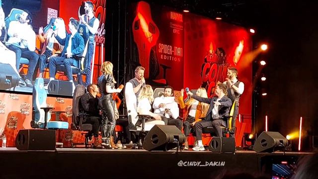 Vikings Cast singing "My Mother Told Me" at German Comic Con Spring Edition 2022 смотреть онлайн