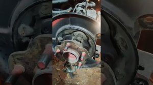 Замена задней ступицы Nissan Qashkqai 2007года