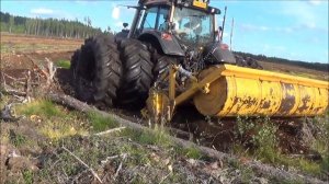 Фреза-рыхлитель для удаления растительности и фрезерования деревьев и пней в болотистой местности