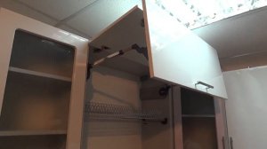 Фурнитура BLUM с доводчиком на примере сушилки на кухне