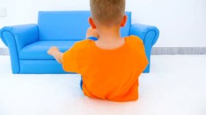 Влад и Никита играют с игрушками WWE