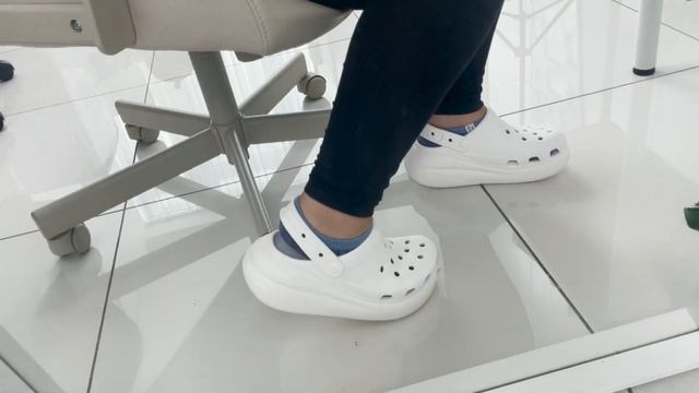 Crocs classic crush VS Crocs classic platform clog | Crocs 2022 collection | Comparison смотреть онлайн