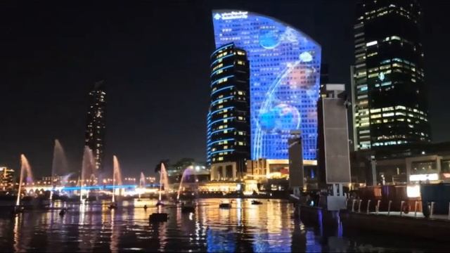 Красочное шоу фонтанов у Фестиваль Сити Молл!Феерия воды и крокодилы в торговом центре!Вот это да)) смотреть онлайн