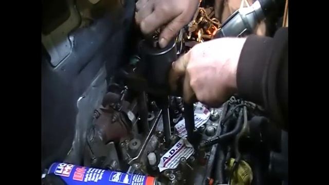 Renault 2.0 DCI M9R Injector Removal смотреть онлайн