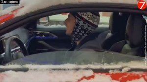 Блогер Михаил Литвин прокатился на машине по ТЦ.