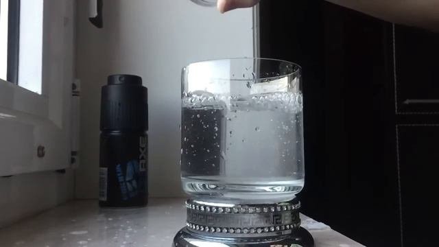 SlowMo-Вода Из Стакана В Стакан