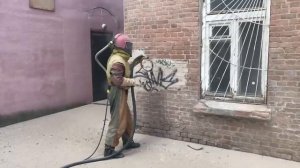 Пескоструйная обработка стены из кирпича