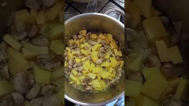 Вкуснейший супчик с шампиньонами и плавленным сыром