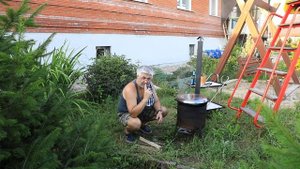 Шурпа "Кайнатма" в чугунном казане "Эталон" на огне.