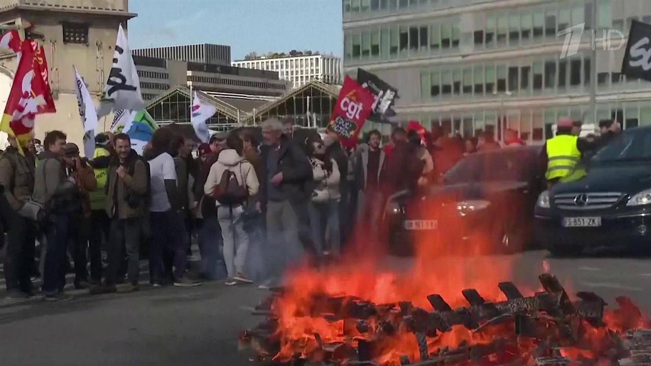 В Париже из-за активности протестующих усилили охрану здания Конституционного совета