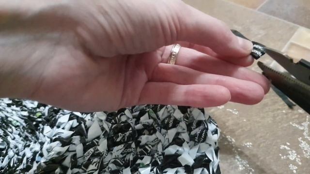 Коврик из молочных пакетов. смотреть онлайн