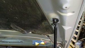 Упоры капота Ford Mondeo IV