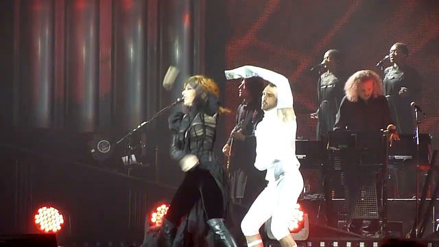 Mylene Farmer - Désenchantée (01.11.2013, Olympijskiy Stadium, Moscow, Russia) смотреть онлайн