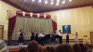 Ансамбль скрипачей младших классов. Косенко Элегия.