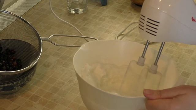 Рецепт рисовой запеканки с творогом. Жена готовит вкусняшки смотреть онлайн