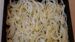 Курица с луком в духовке