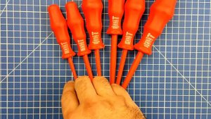 Отвертки изолированные Wera набор. Мой опыт.