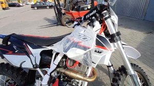 Новый CB 300 F в очень красивом цвете.