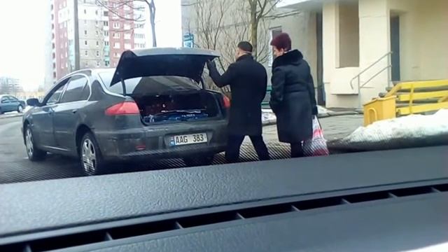 Прикол. Менеджер по продаже посуды.
