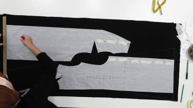 Платье-четырехклинка с расклешением.  Часть 1. Моделирование и раскрой элегантного платья из шелка.
