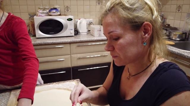 Из чего делаются настоящие пельмени, вареники. Покупные или домашние. смотреть онлайн