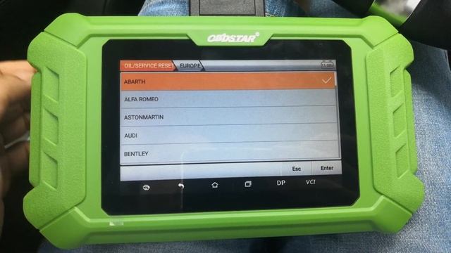 2017 Maserati Levante Oil Service Reset by OBDSTAR X200 PRO2 смотреть онлайн