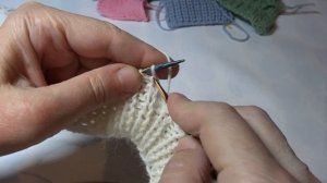 ПОЛУПАТЕНТНАЯ резинка | Петля из нижележащего ряда | Видеоурок