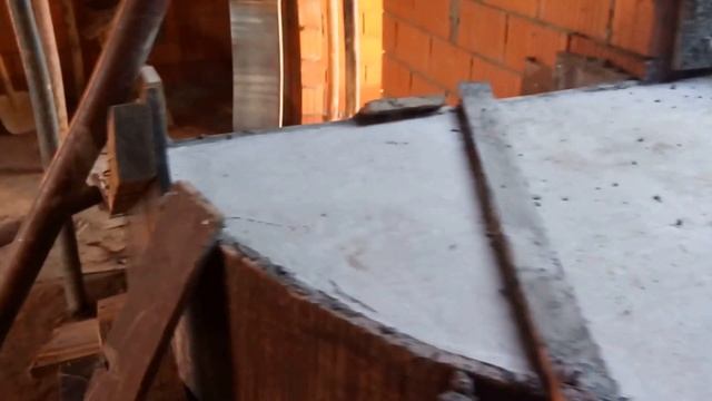 ? Дешевая монолитная лестница / Бетонщик ступенек смотреть онлайн