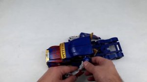 Как трансформировать игрушку Оптимус Прайм 30 см в грузовик