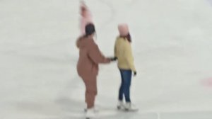 Если снежинка не растает, пока часы 12 бьют.)